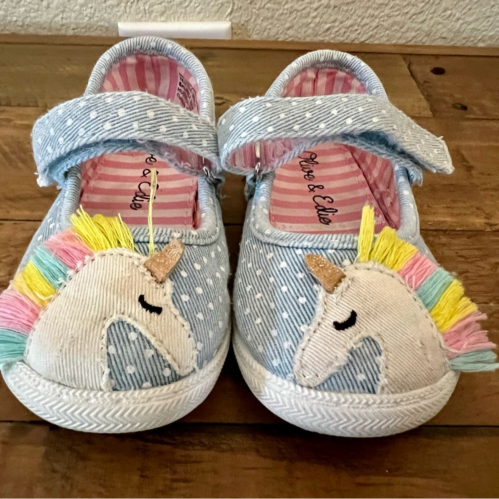 Cute Toddler Girl Unicorn Shoes Infant/Toddler Size 5 - Picture 6 of 10
